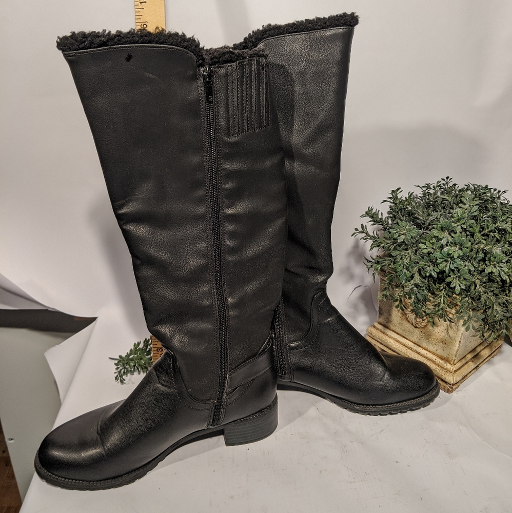 Fur Lined sz 5.5 Boots Black